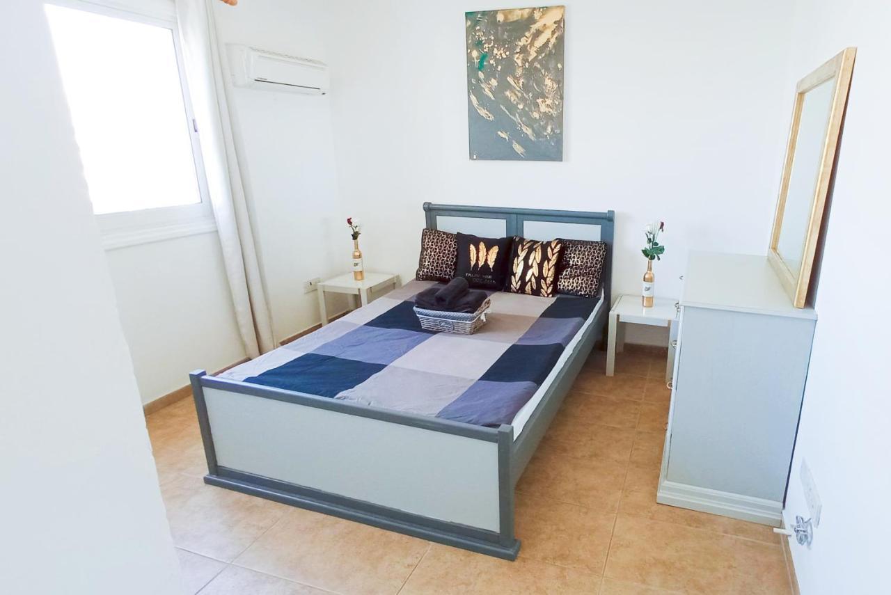 Luxury Maisonette Apartment -Sea View, Netflix, Gym- 5 Min From Beach Larnaca Esterno foto