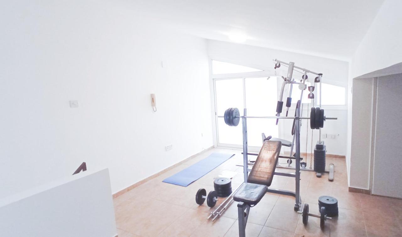 Luxury Maisonette Apartment -Sea View, Netflix, Gym- 5 Min From Beach Larnaca Esterno foto