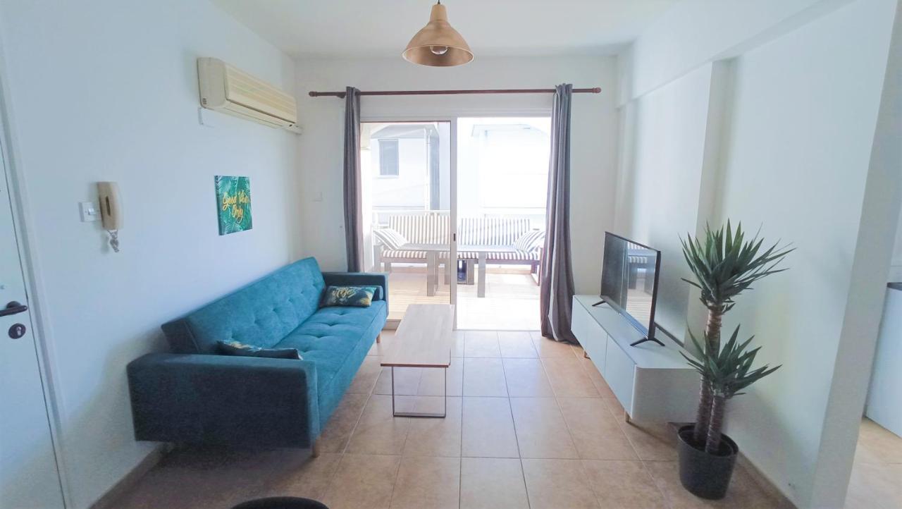 Luxury Maisonette Apartment -Sea View, Netflix, Gym- 5 Min From Beach Larnaca Esterno foto
