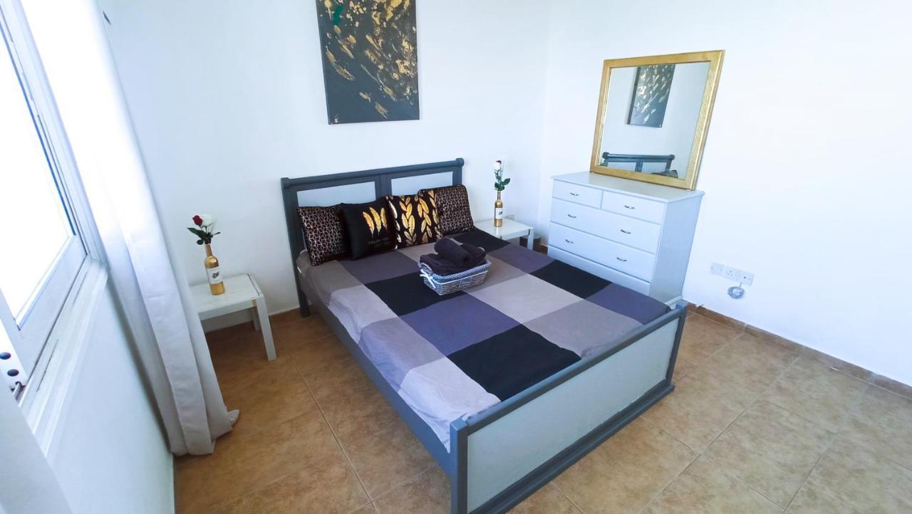 Luxury Maisonette Apartment -Sea View, Netflix, Gym- 5 Min From Beach Larnaca Esterno foto