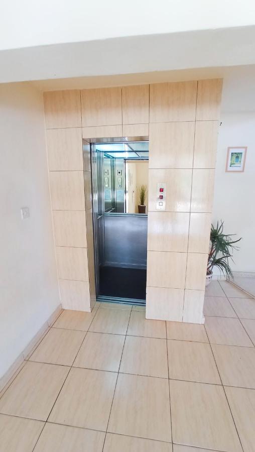Luxury Maisonette Apartment -Sea View, Netflix, Gym- 5 Min From Beach Larnaca Esterno foto