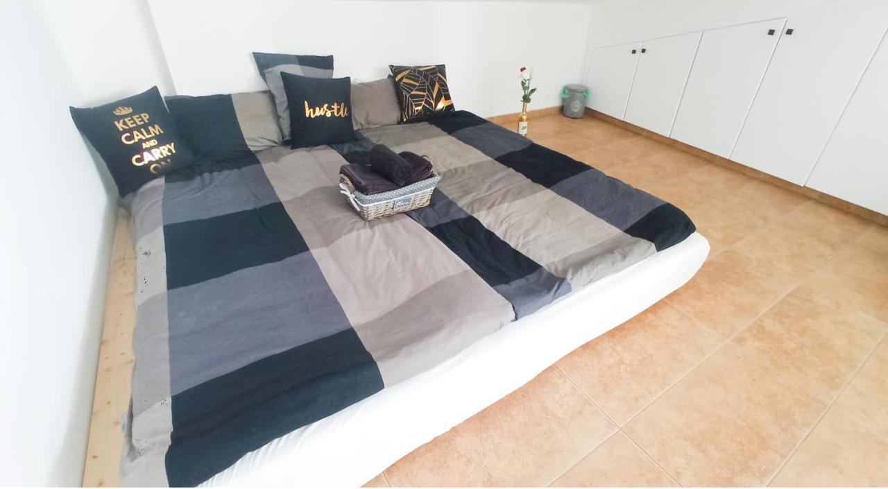 Luxury Maisonette Apartment -Sea View, Netflix, Gym- 5 Min From Beach Larnaca Esterno foto
