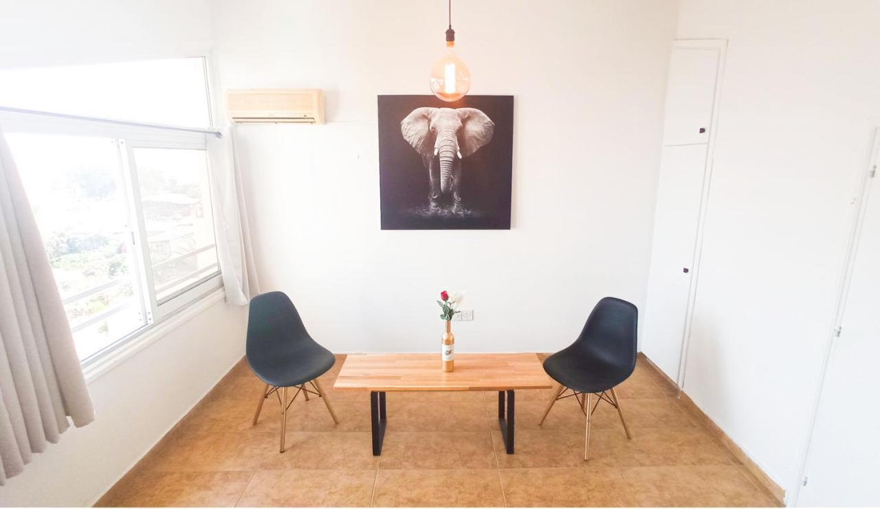 Luxury Maisonette Apartment -Sea View, Netflix, Gym- 5 Min From Beach Larnaca Esterno foto